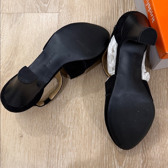 Easy Spirit Esrovana Black Suede Crisscross Heels Like New Size 7.5 - Picture 6 of 6